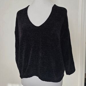 EXPRESS black super soft knit v-neck sweater size XS